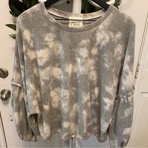 Dixie Creek Super Soft Bleached Look Top Wide  Balloon Sleeves LS L